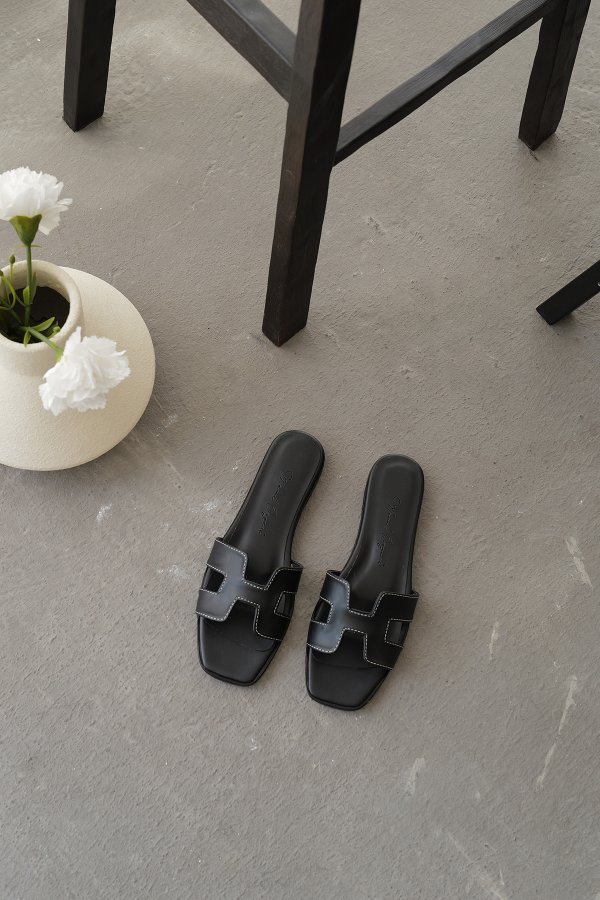 Kalın Bantlı Düz Terlik