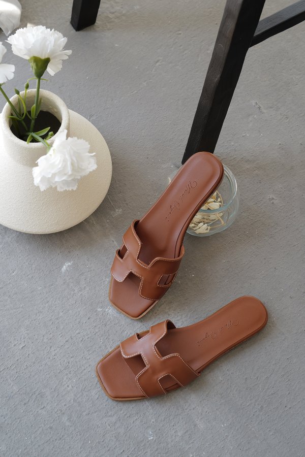 Kalın Bantlı Düz Terlik