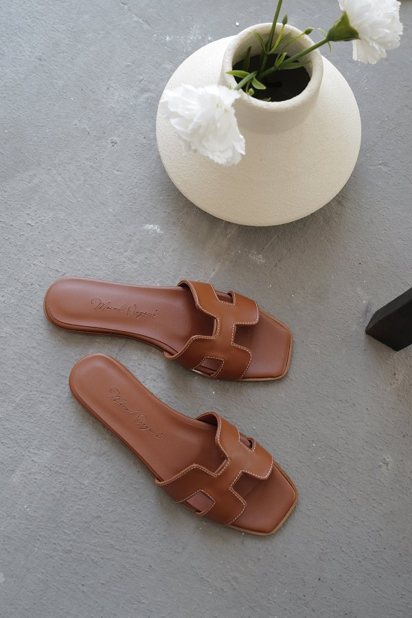 Kalın Bantlı Düz Terlik