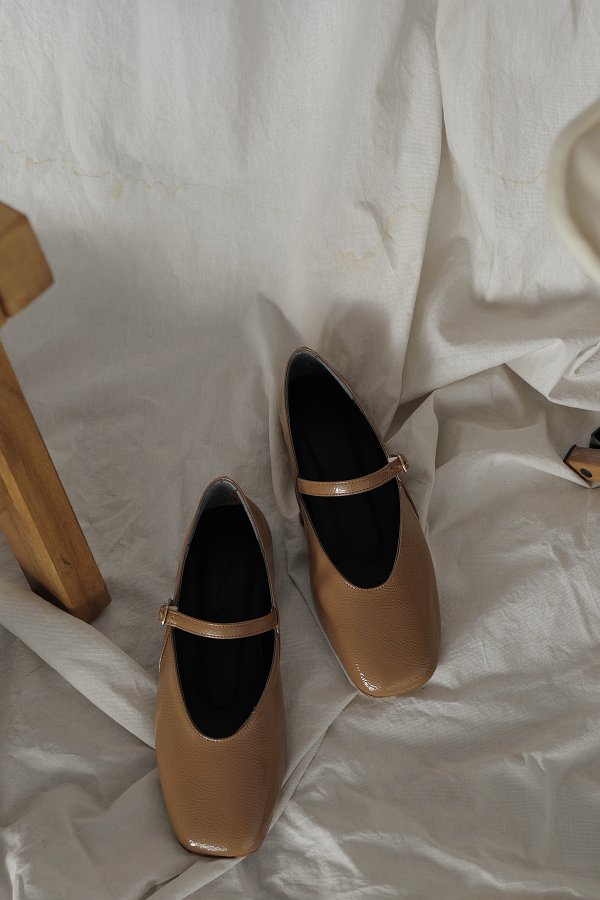 Rugan Kemer Bantlı Babet