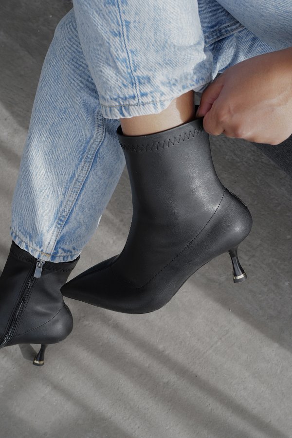 Siyah Streç Topuklu Ayakkabı