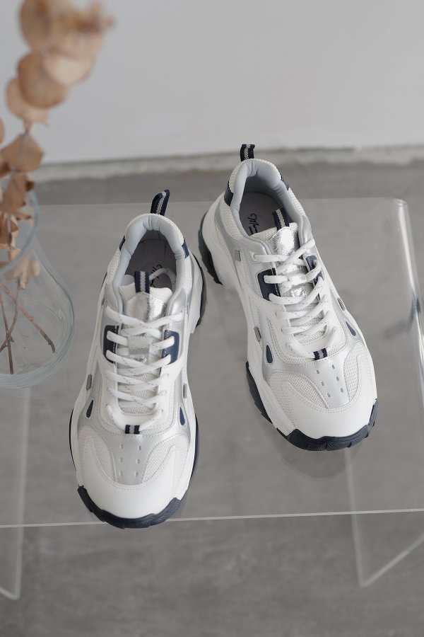 Taban Detaylı Sneaker