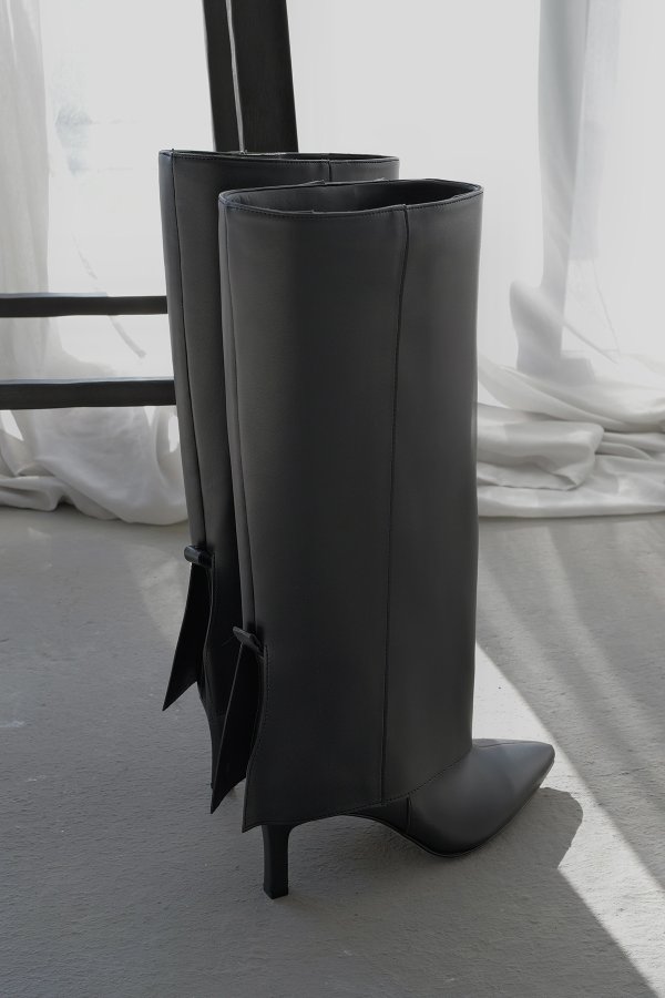 Topuk Detaylı Tozluk Çizme