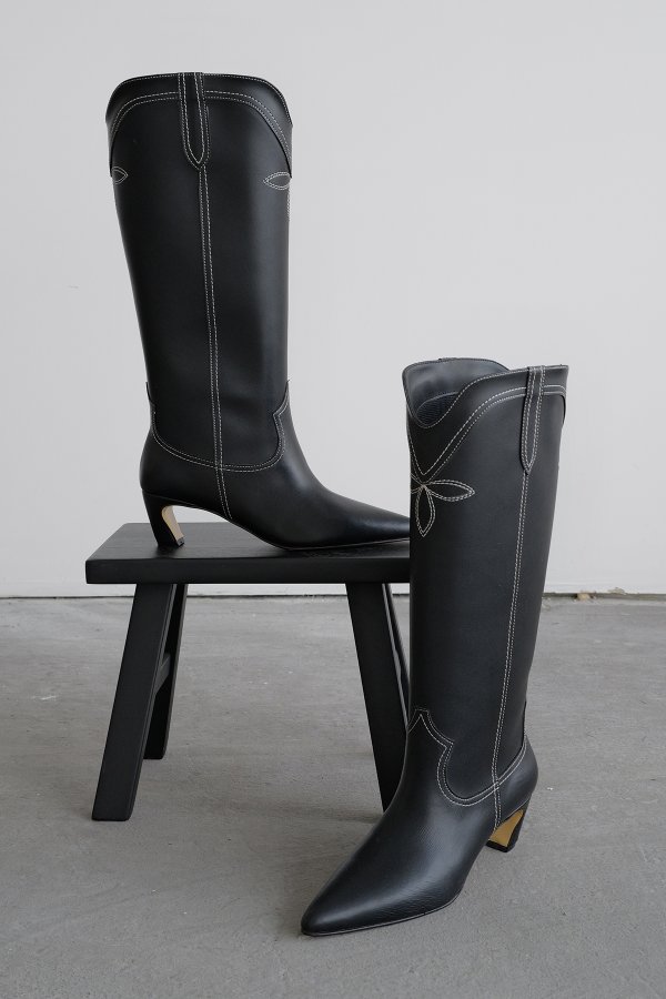 Nakışlı Uzun Çizme