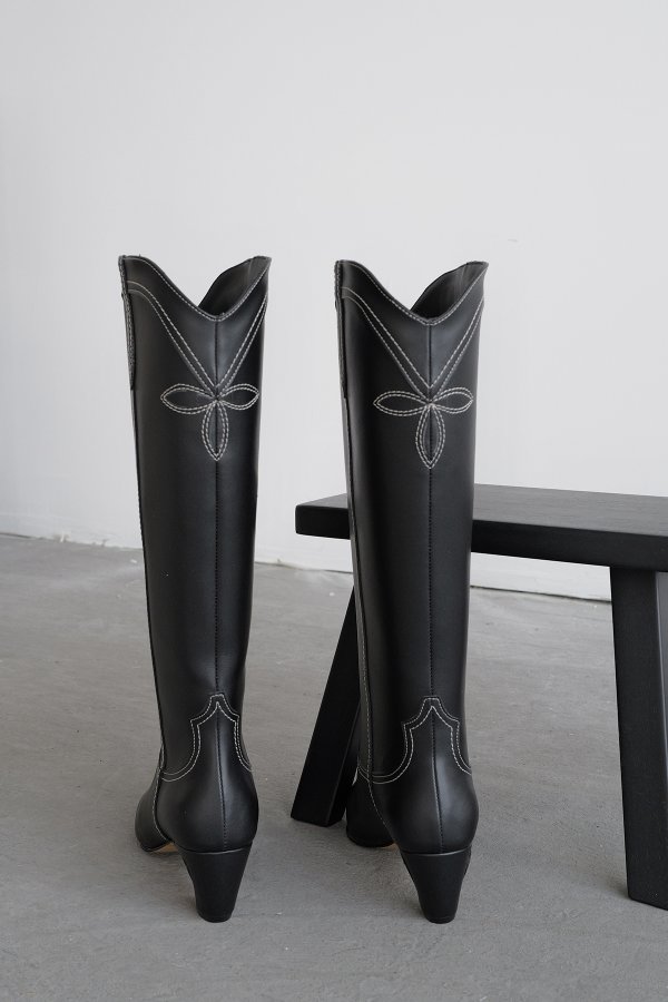 Nakışlı Uzun Çizme