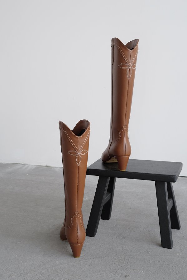 Nakışlı Uzun Çizme