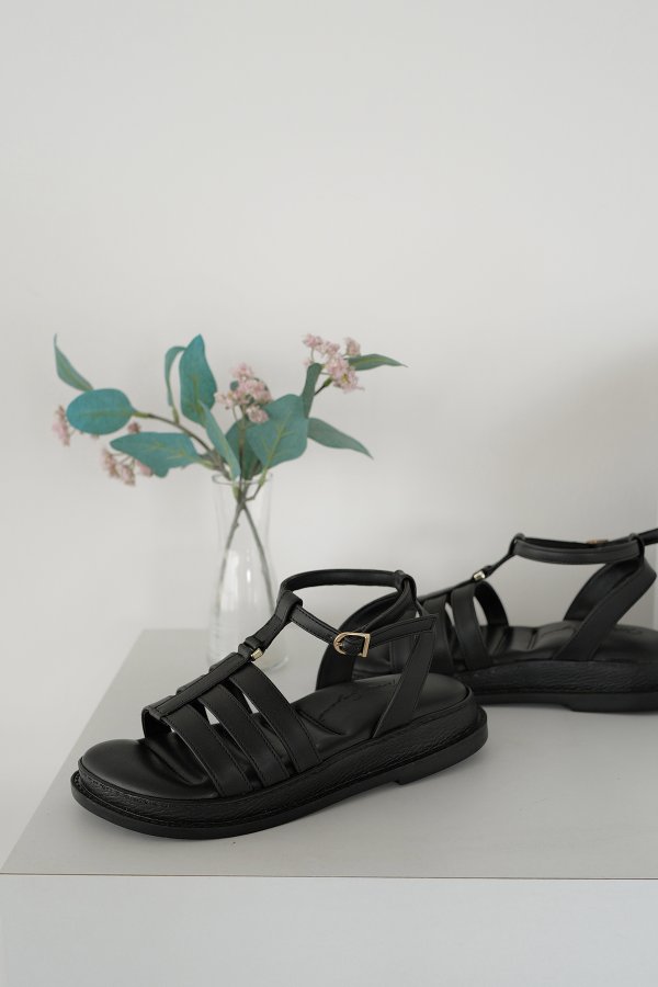 Şerit Bantlı Sandalet