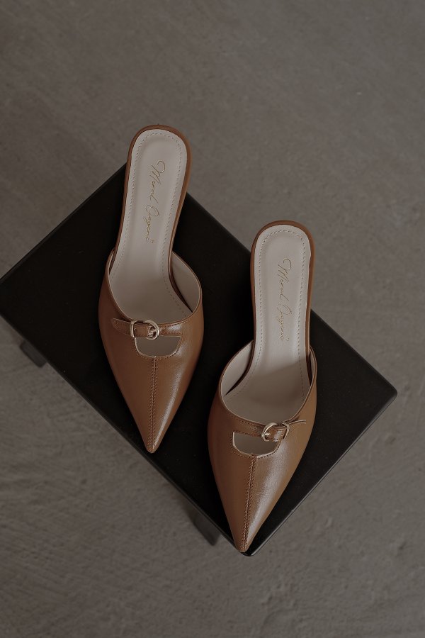 Kemerli Topuklu Terlik