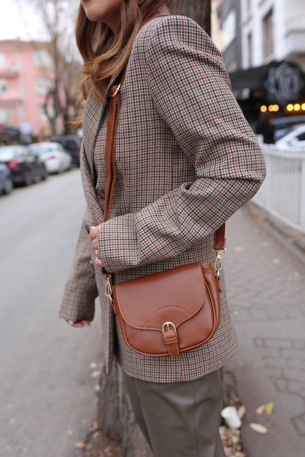 Kemer Detaylı Çanta