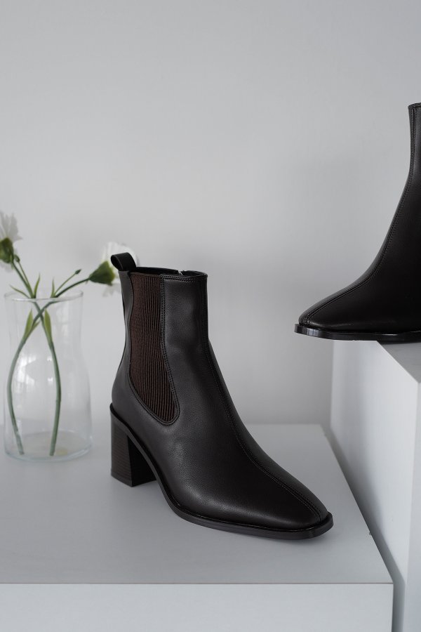 Lastik Bantlı Topuklu Bot