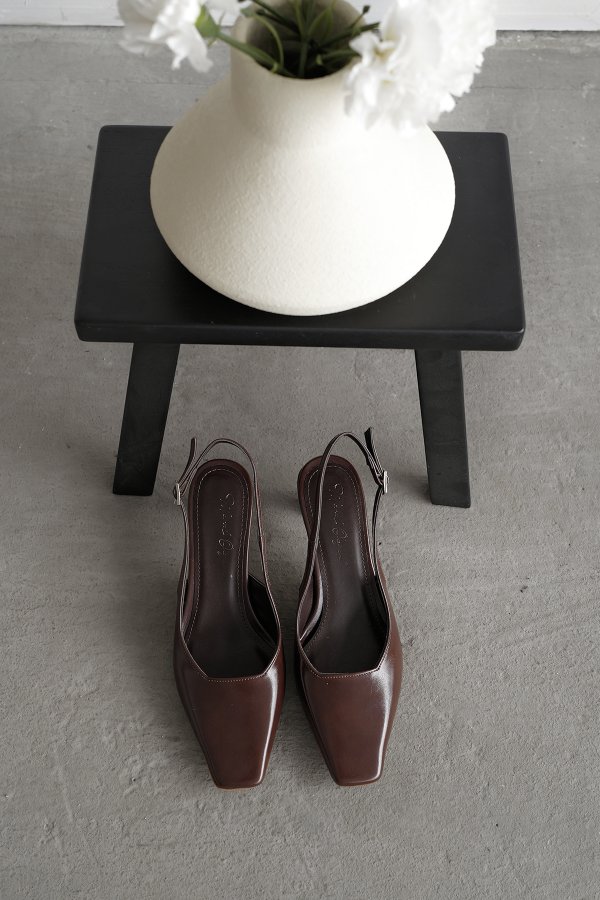 Küt Burun Topuklu Ayakkabı