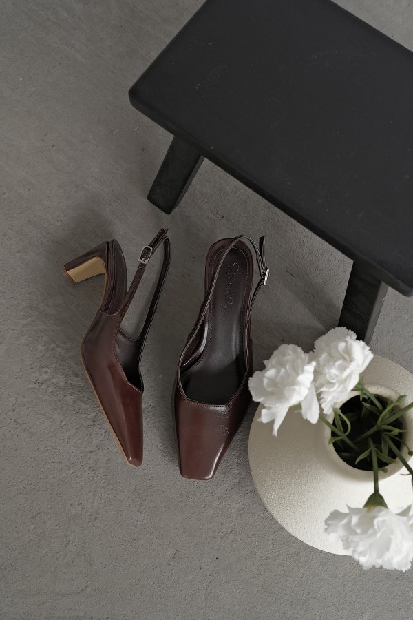 Küt Burun Topuklu Ayakkabı