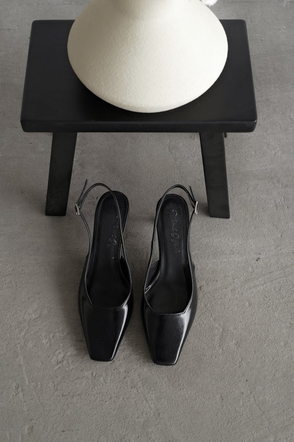 Küt Burun Topuklu Ayakkabı