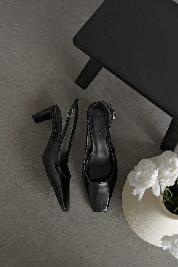 Küt Burun Topuklu Ayakkabı