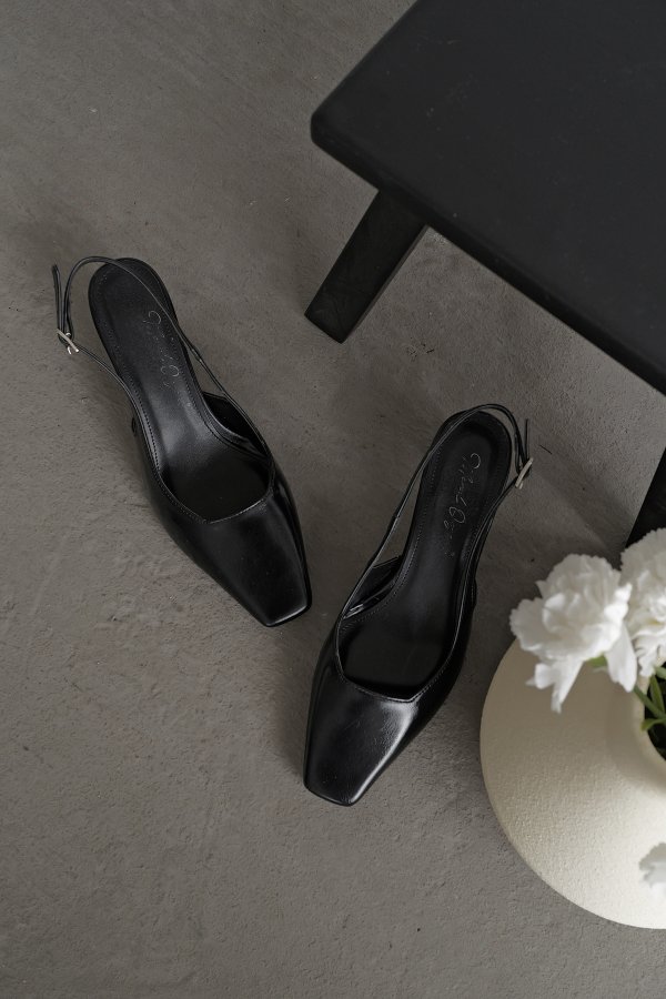 Küt Burun Topuklu Ayakkabı