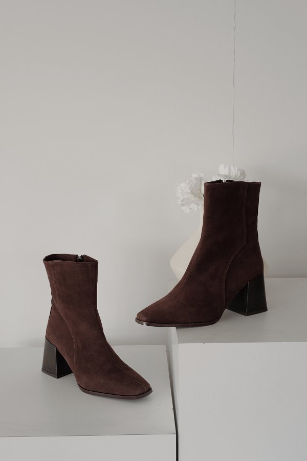 Küt Burun Kalın Topuk Bot