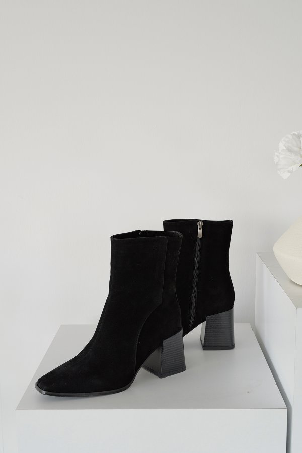 Küt Burun Kalın Topuk Bot