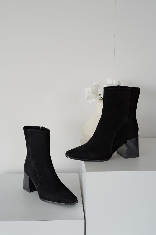 Küt Burun Kalın Topuk Bot