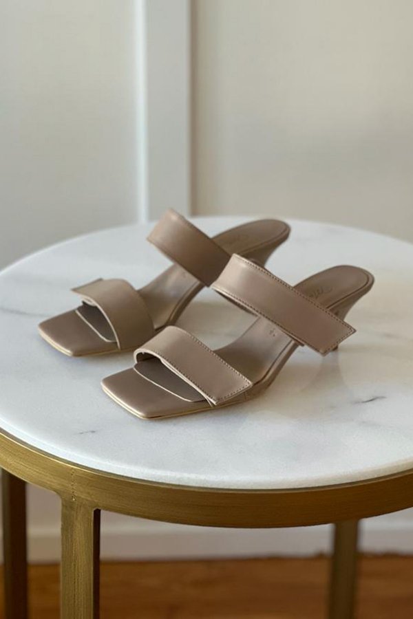 Topuklu Cırtlı Terlik