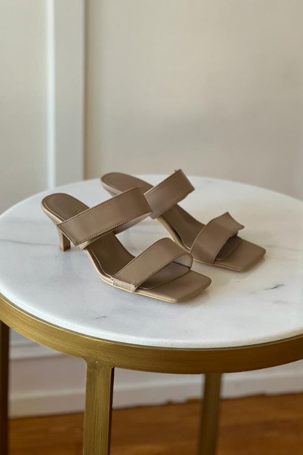 Topuklu Cırtlı Terlik