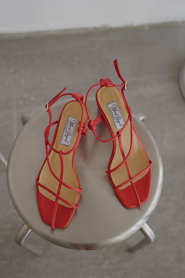 İnce Bantlı Topuklu Ayakkabı