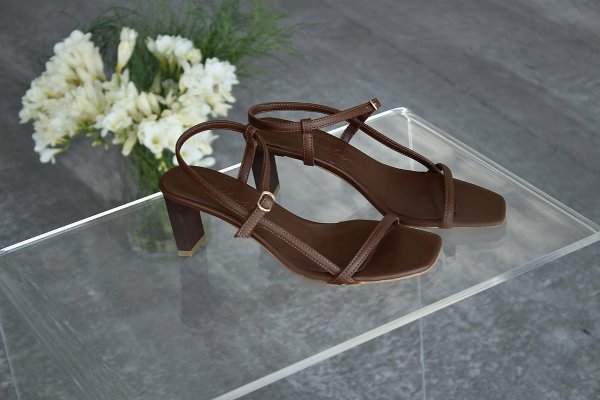 İnce Bantlı Ayakkabı