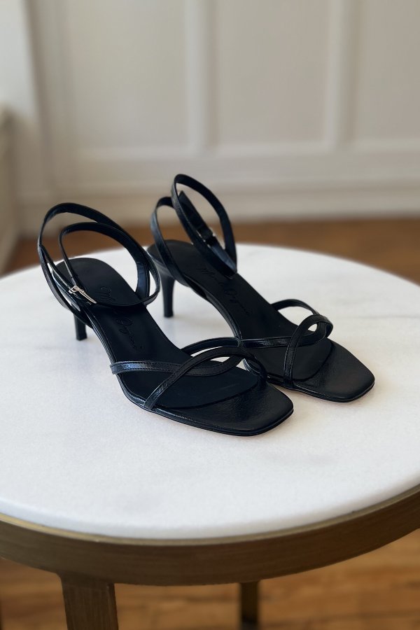 Bilekten Bağlamalı Topuklu Ayakkabı