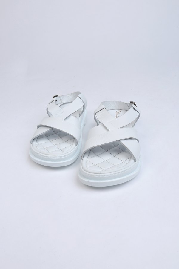 Çapraz Geçişli Sandalet