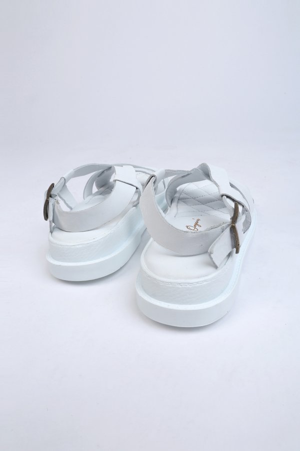 Çapraz Geçişli Sandalet