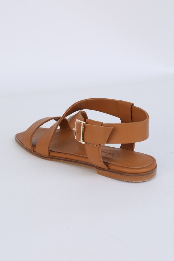 Çapraz Kemerli Sandalet