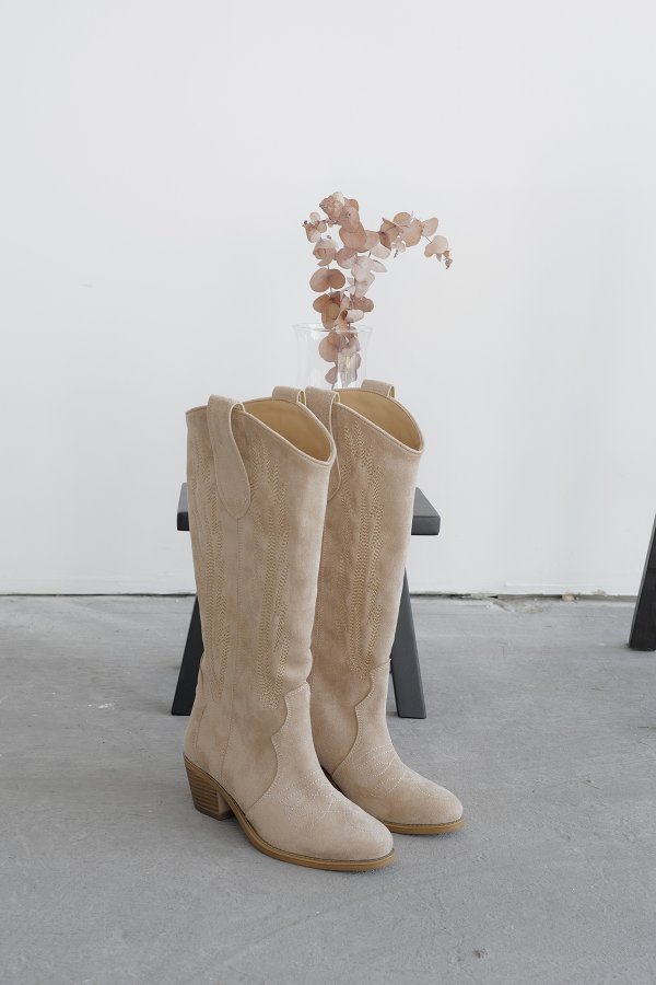 Nakışlı Süet Çizme