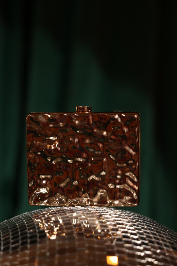 Metal Kabartmalı Abiye Çanta