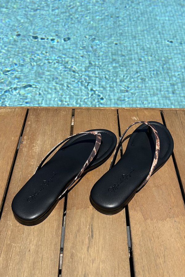 Parmak Arası Düz Terlik